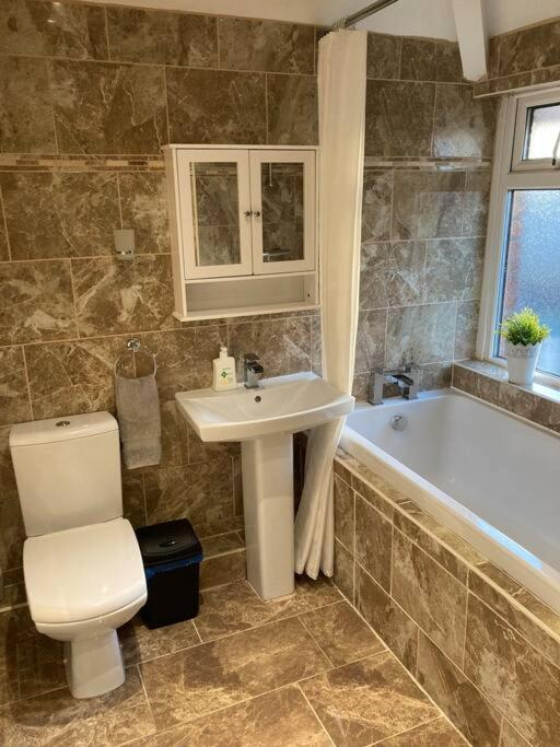 Coniston House Lancaster 3 Bedrooms Parking And Garden Exterior photo